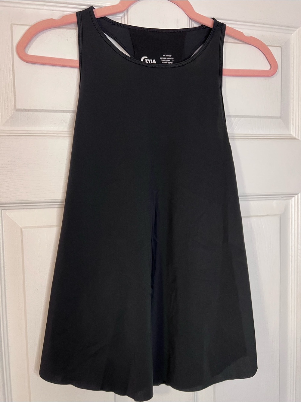 #640 Zyia Active Medium Racerback Workout Tank Black Athletic Performance Top